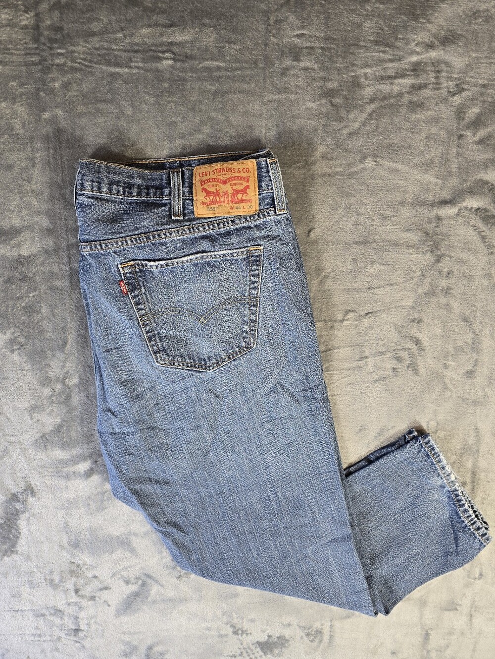 Levi's 559 Blue Denim Jeans Size 44x30 Light Wash Worn In